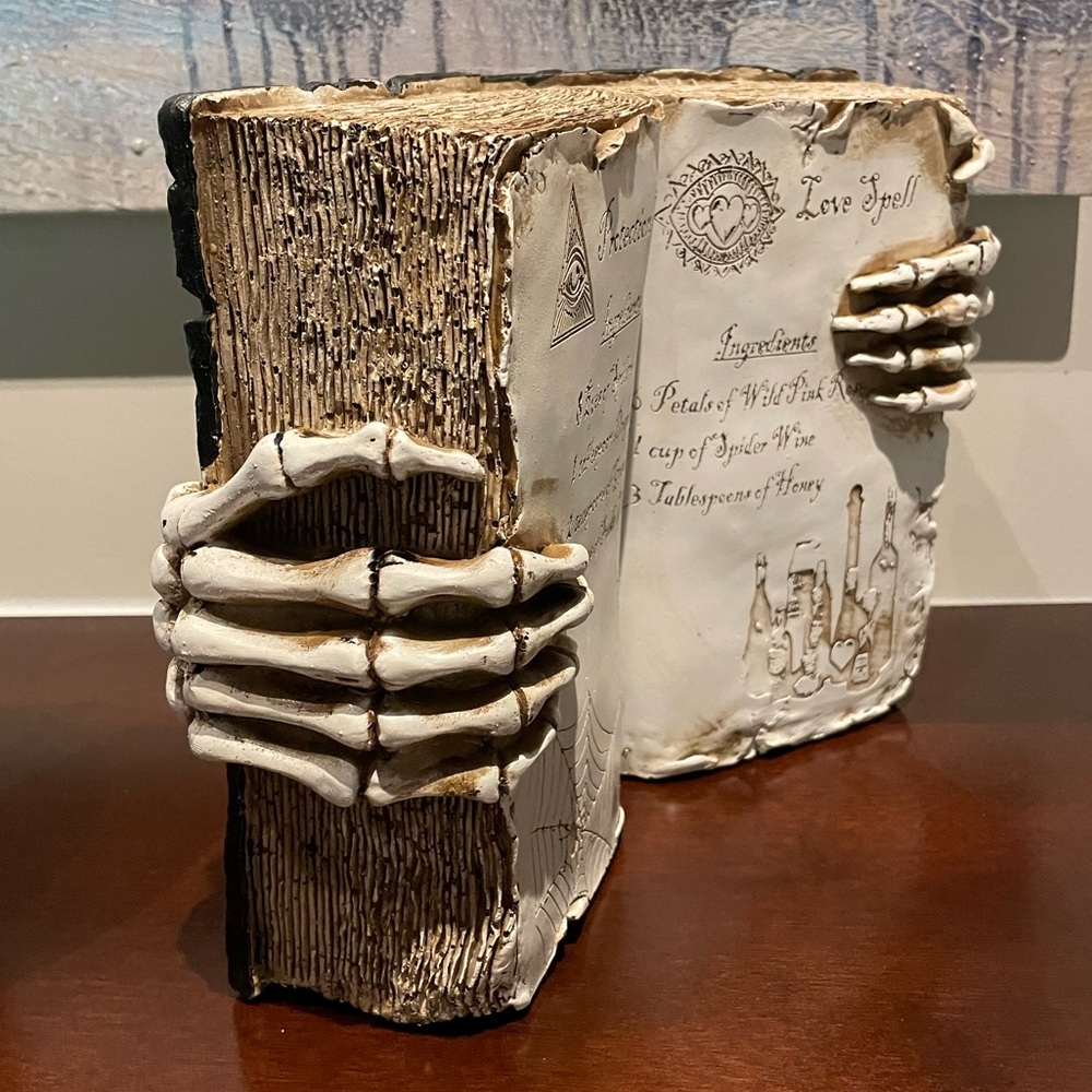 Skeleton hand Halloween spell book - Picture 3 of 6